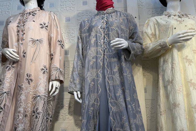 Rompi lepas, Lebaran 2026, Rompi Lepas Jadi Tren Busana Lebaran 2026, Warna Lembut Banyak Dicari