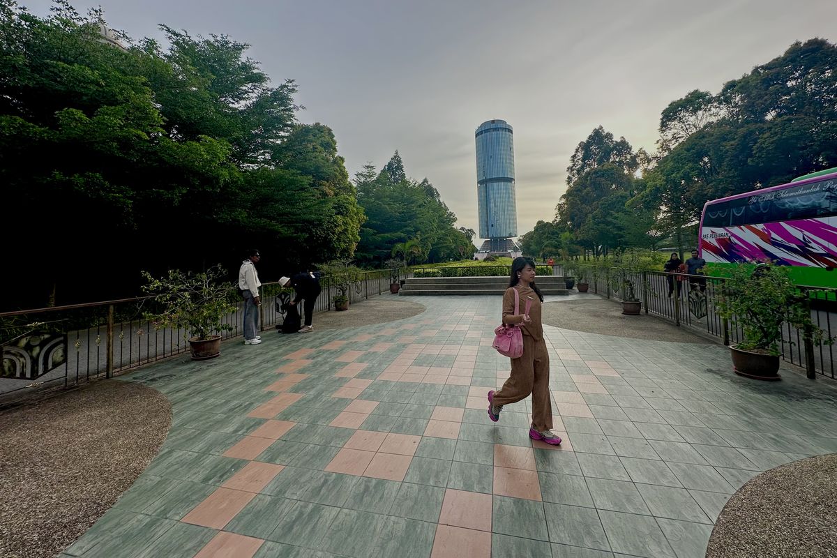 Menara Tun Mustapha, wisata di malaysia, menara tun mustapha, Wisata di Sabah, Wisata di Kota Kinabalu, obyek wisata di Kota Kinabalu, obyek wisata di Sabah, Wisata ke Menara Tun Mustapha, Bangunan Mirip Roket di Kota Kinabalu