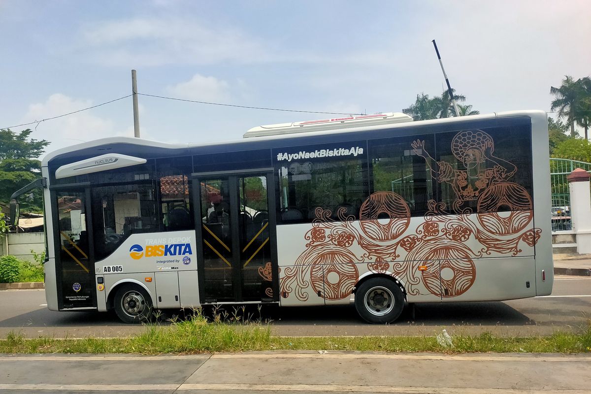 Biskita, Trans Depok, parkir liar, Masih Banyak yang Parkir Sembarangan di Area Halte Biskita Trans Depok