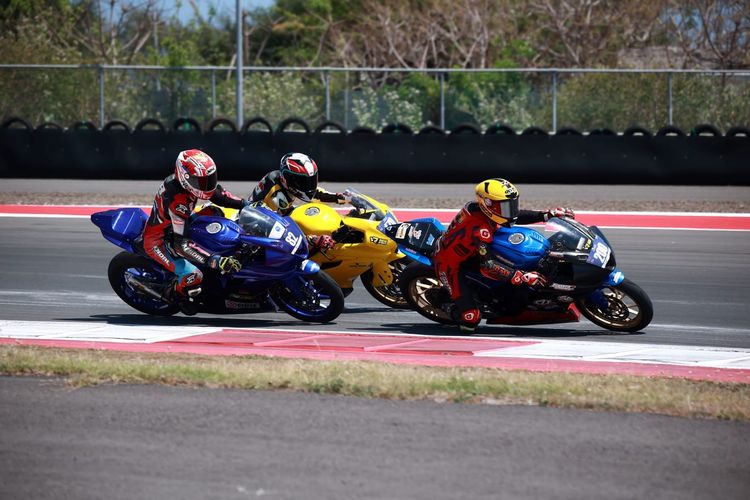 Yamaha Sunday Race, Yamaha, yamaha sunday race, balap motor, yamaha, One Make Race, Yamaha Sunday Race 2025 Punya Kelas Baru, R3 Pro