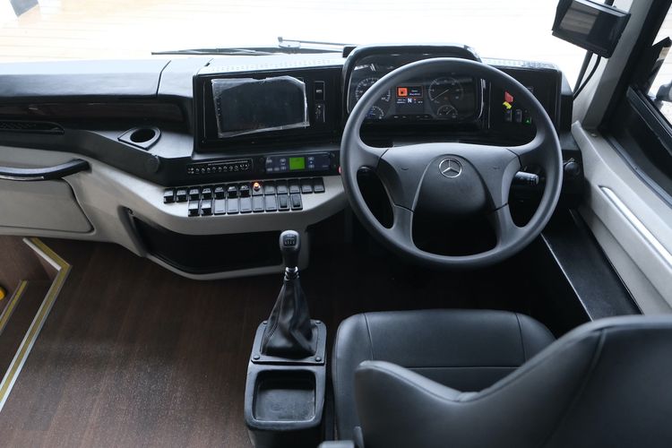 ekspor, OH 1626, Mercedes-Benz, Bus Mercedes-Benz OH 1626 L Rakitan Cikarang Ekspor ke Thailand