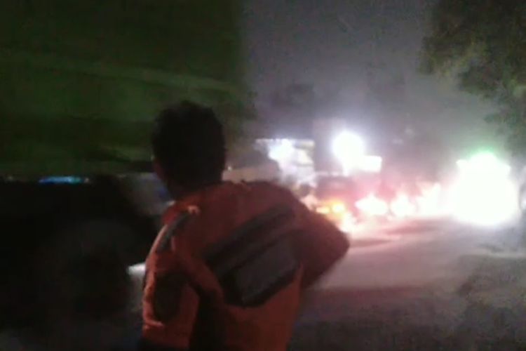 Modifikasi lampu terang, Lampu mobil menyilaukan, Jangan modifikasi lampu mobil, Makin Marak Mobil Pakai Lampu Silau di Jalan