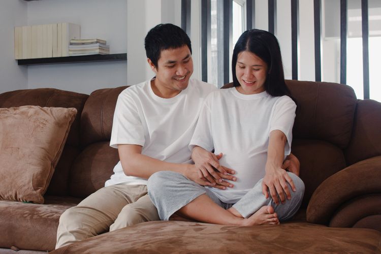 ibu mertua, ibu hamil, Ibu hamil, stres saat hamil, ibu mertua menyebalkan, konflik mertua dan menantu, kenapa ibu mertua menyebalkan, mental health ibu hamil, tips menjaga mental ibu hamil, 4 Cara Jaga Mental Ibu Hamil Saat Menghadapi Ibu Mertua yang Menyebalkan Menurut Psikolog, 1. Mengutamakan diri sendiri, 2. Cuek dengan komentar negatif, 3. Jangan pesimis, 4. Kompak dengan suami