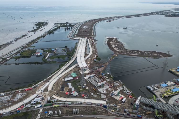 Badan Geologi, penurunan tanah, Badan Geologi Ungkap Laju Penurunan Tanah di Jawa, Kota-kota Besar Ini Terancam Tenggelam, Apa saja faktor penyebab penurunan muka tanah di Bandung?, Daerah mana saja yang mengalami penurunan tanah signifikan?, Apa dampak penurunan tanah terhadap lingkungan dan masyarakat?, Bagaimana kondisi penurunan tanah di pesisir utara Jawa?, Apakah penurunan tanah di Jakarta mulai melambat?