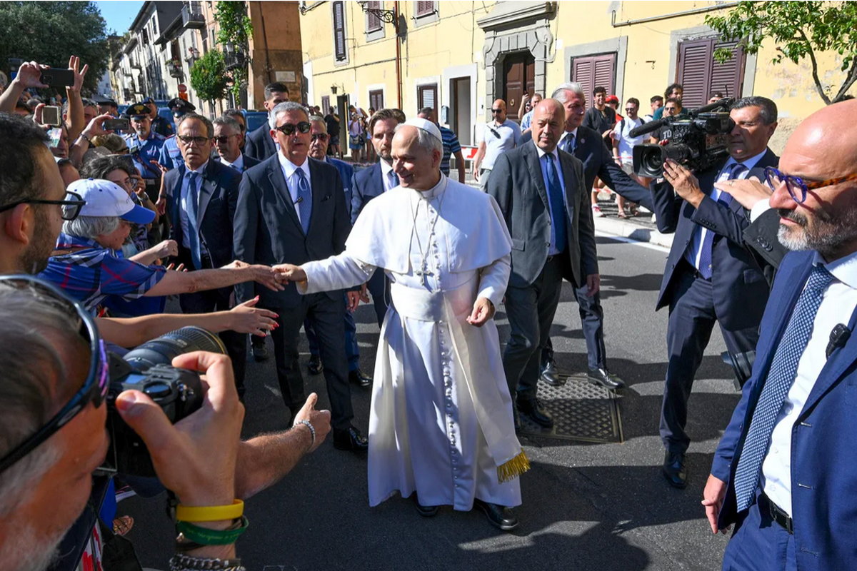 Paus Leo XIV, Kastil Gandolfo, liburan musim panas, Villa Barberini, Castel Gandolfo, Paus Leo XIV Habiskan Liburan Musim Panas di Kastil Gandolfo Italia