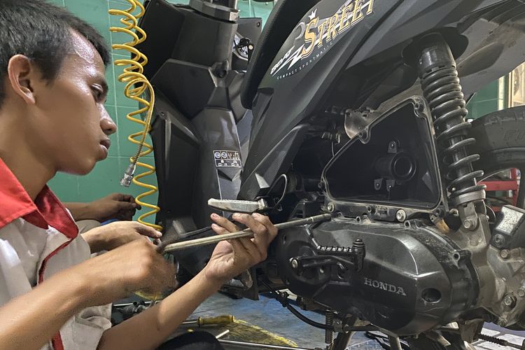 Filter Udara, penyebab, motor brebet, performa, Filter Udara Kotor Bisa Jadi Penyebab Motor Brebet