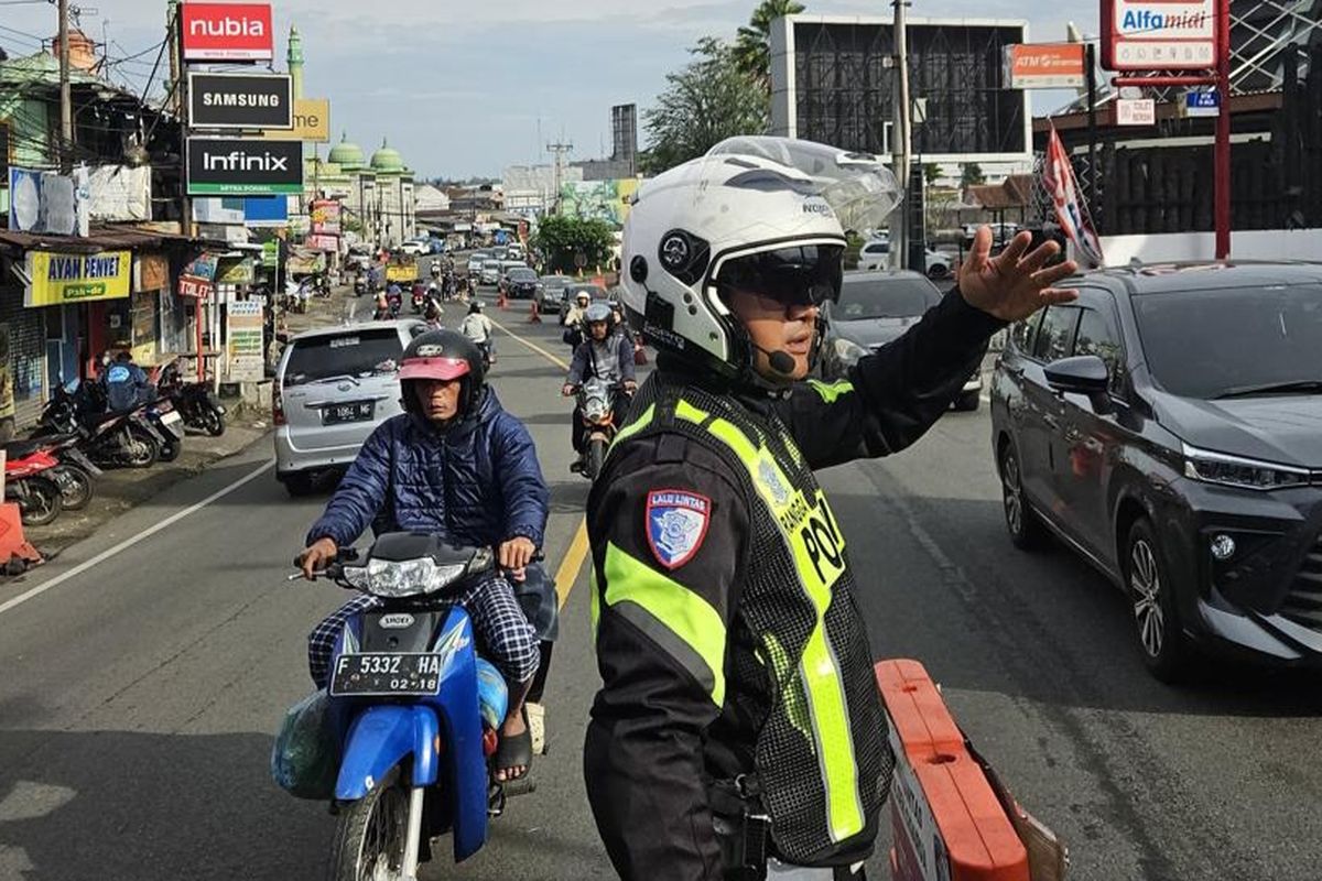 pengatur lalu lintas, jalur Puncak, relawan, Tekan Pungli di Jalur Puncak, Polisi Rekrut Relawan Pengatur Lalin