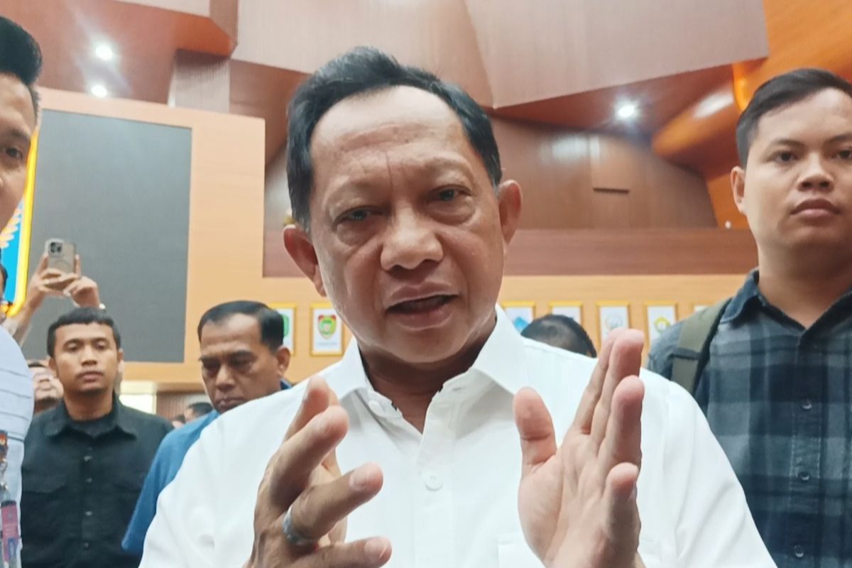demo, Tito Karnavian, Mendagri, mendagri Tito Karnavian, aksi demo, mendagri tito, 7 Pernyataan Mendagri Tito, Kepala Daerah Dilarang Flexing hingga Harus Tetap di Daerah, 1. Kerugian Jakarta Akibat Demonstrasi Capai Rp 50,4 Triliun, 2. Penundaan Izin Perjalanan Dinas Luar Negeri Kepala Daerah, 3. Seruan Doa Bersama dan Program Pro-Rakyat, 4. Larangan Flexing bagi Pejabat dan Keluarga, 5. Percepatan Perbaikan Infrastruktur Rusak, 6. Waspada Provokasi Media Sosial, 7. Kepala Daerah Diminta Tetap di Wilayah Masing-Masing