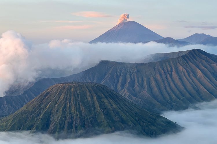 Bromo Tengger Semeru, JLKT, Gunung Bromo, Jawa Timur, Khofifah Indar Parawansa, Ada Jalur Lingkar Kaldera Tengger di Gunung Bromo, Apa Itu?