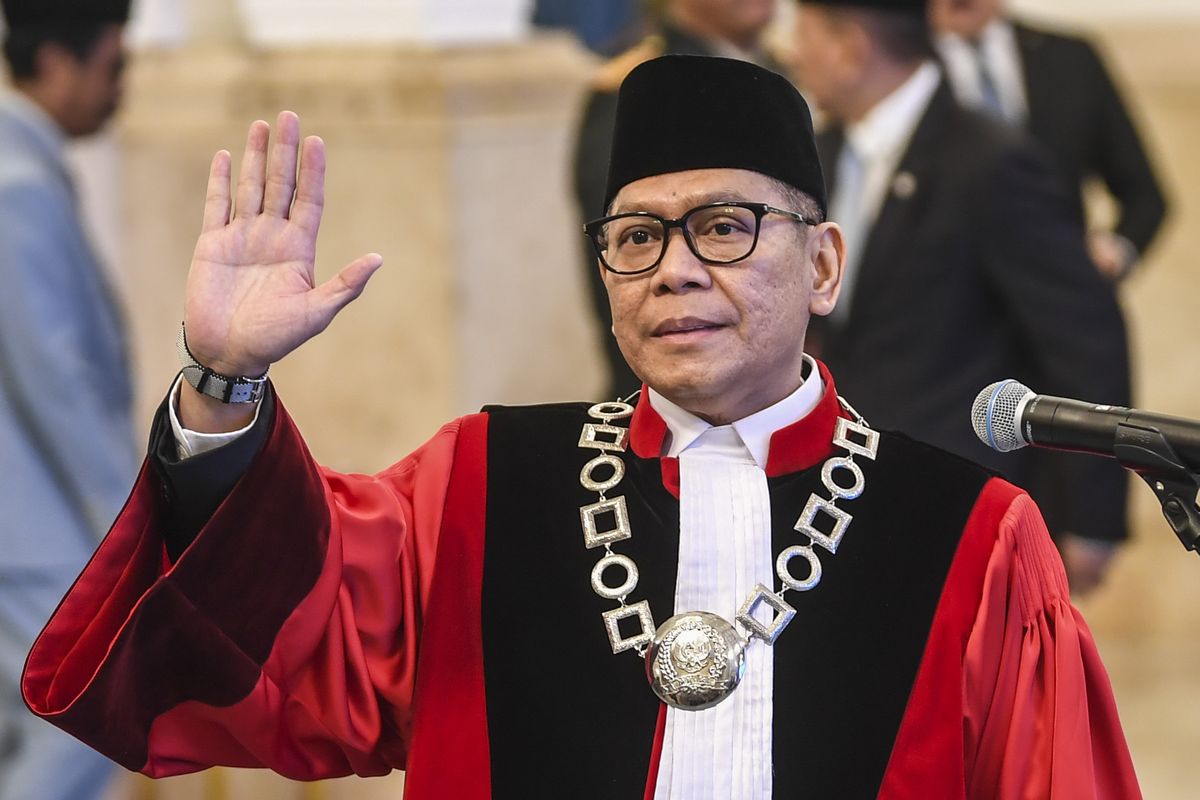 Adies Kadir, Baru Sehari Dilantik, Hakim Konstitusi Adies Kadir Langsung Dilaporkan ke MKMK