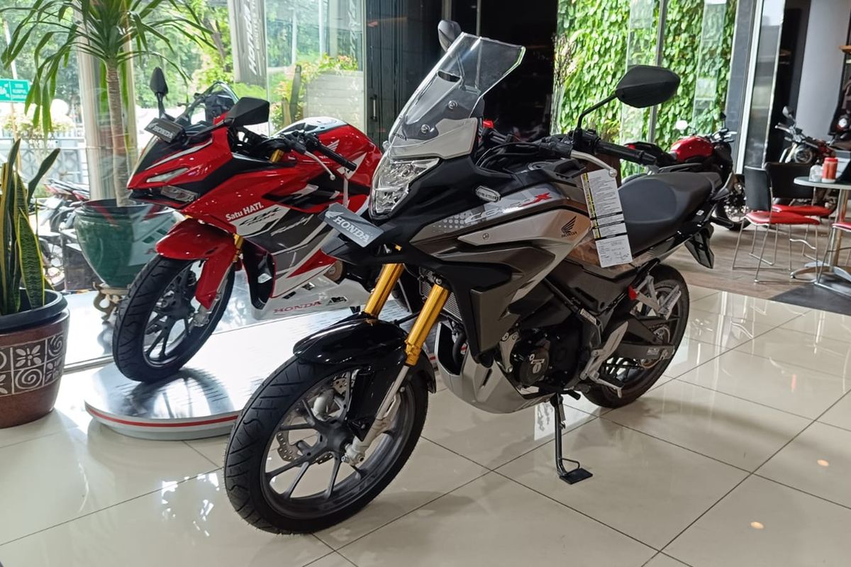 motor sport, Oktober 2025, diskon motor Honda, promo ganti oli gratis, Diskon Motor Sport Honda Tembus Rp 8 Juta pada Oktober 2025