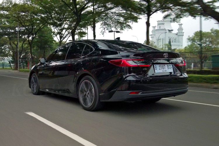 Toyota Camry, Camry Hybrid, biaya kepemilikan, Biaya kepemilikan, toyota camry, Camry hybrid, Toyota camry hybrid, Biaya Kepemilikan Toyota Camry 2025 per bulan Rp 2 Jutaan