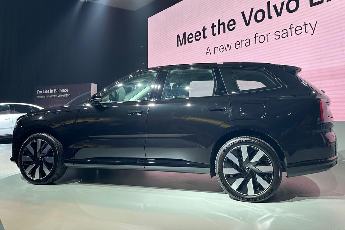 EX90, SUV listrik, Volvo, fleet, Volvo Buka Peluang Untuk EX90 Jadi Mobil Fleet