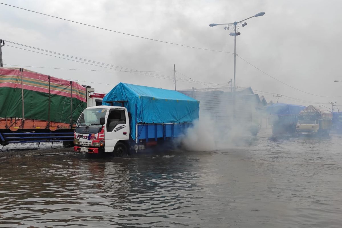 hujan, banjir, rekayasa cuaca, modifikasi cuaca, banjir di Semarang, titik banjir, titik banjir di Semarang, 16 Titik Banjir di Semarang, Ketinggian 5 hingga 60 Sentimeter