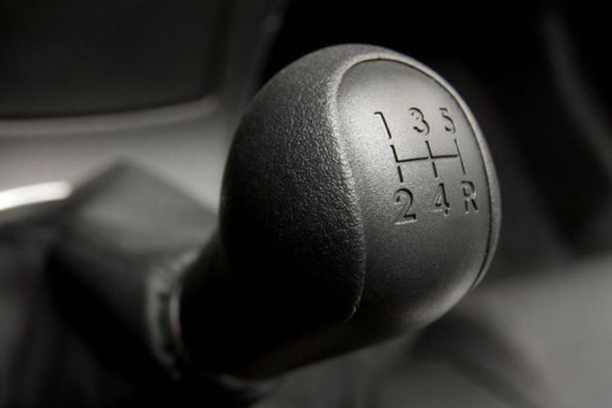mobil bekas, transmisi, Transmisi, Transmisi Manual, harga mobil bekas, transmisi matik, Ini Alasan Mobil Bekas Transmisi Manual Lebih Murah dari Matik