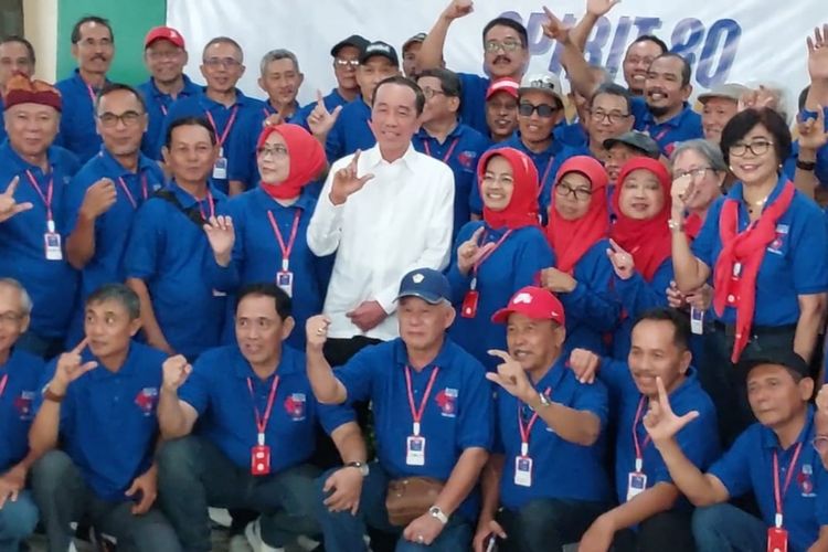 Roy Suryo, Jokowi, Yogyakarta, ijazah jokowi, kasus ijazah palsu, Reuni UGM, Tak Ubah Sikap Roy Suryo soal Ijazah Jokowi, Disebut Tidak Hadir Sebagai Alumni, Seragam Reuni UGM Tidak Wajib, Jokowi Singgung Isu Ijazah saat Sambutan, Kasus Ijazah Palsu Masuk Tahap Penyidikan, Jokowi Lapor Balik Dugaan Fitnah dan Pencemaran Nama Baik