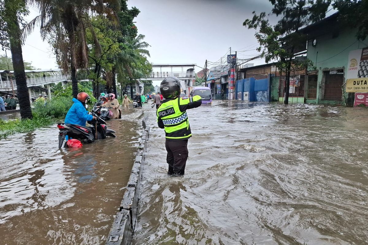 Banjir, Hujan Deras dan Banjir Jakarta, Simak Daftar Ruas Jalan yang Tergenang