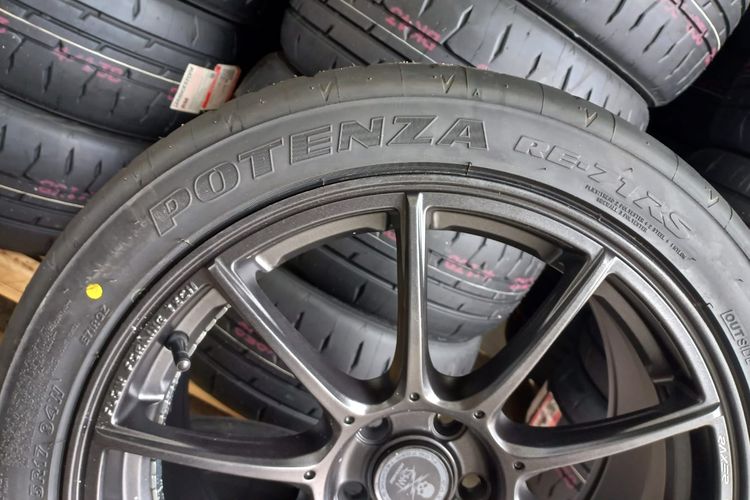 Ban balap, ban balap, Tatsuya Uchida, Bridgestone, Ban Balap, bridgestone, performa trek, Mengapa Ban Balap Tidak Cocok untuk Jalan Raya?