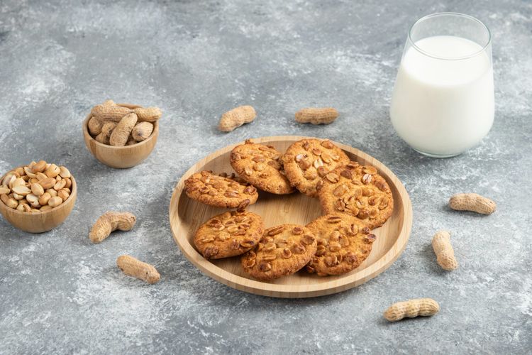 oatmeal, 6 Kreasi Olahan Oatmeal yang Enak dan Sehat, dari Sup hingga Cookies, 1. Soup jagung oatmeal, 2. Pancake oatmeal pisang, 3. Oat kurma dan almond, 4. Bolu pisang oatmeal, 5. Oatmeal overnight, 6. Oatmeal cookies