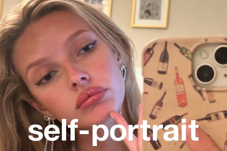 Fashion, Chris Martin, Gwyneth Paltrow, self-portrait, Apple Martin, putri chris martin, wajah baru self-portrait, apple martin usia, Apple Martin, Putri Chris Martin dan Gwyneth Paltrow yang Jadi Wajah Baru Self-Portrait, Putri Chris Martin dan Gwyneth Paltrow jadi face Self-Portrait, Apa itu Self-Portrait?, Apple Martin dari runway ke kampanye fashion, Dukungan dari keluarga