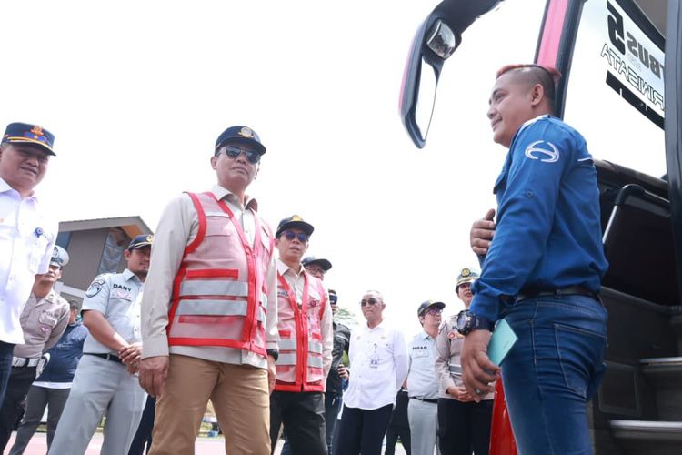 Ramp check, libur natal dan tahun baru, Nataru, melanggar, ramp check, Lakukan Pelanggaran, Ribuan Bus Dilarang Beroperasi Jelang Nataru