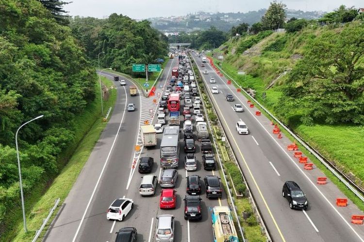 roof box, Bahaya Arus Balik Lebaran: Jangan Asal Bawa Barang di Atap Mobil