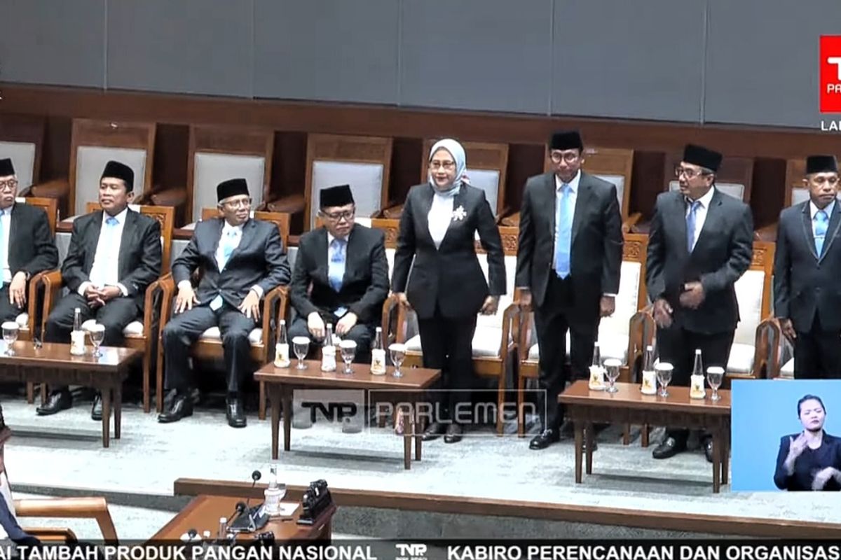 anggota DEN, anggota DEN dari unsur pemangku kepentingan, Profil 8 Anggota Dewan Energi Nasional dari Luar Pemerintahan, 1. Johni Jonatan Numberi, 2. Mohamad Fadhil Hasan, 3. Satya Widya Yudha, 4. Sripeni Inten Cahyani, 5. Unggul Priyanto, 6. Saleh Abdurrahman, 7. Muhammad Kholid Syeirazi, 8. Surono