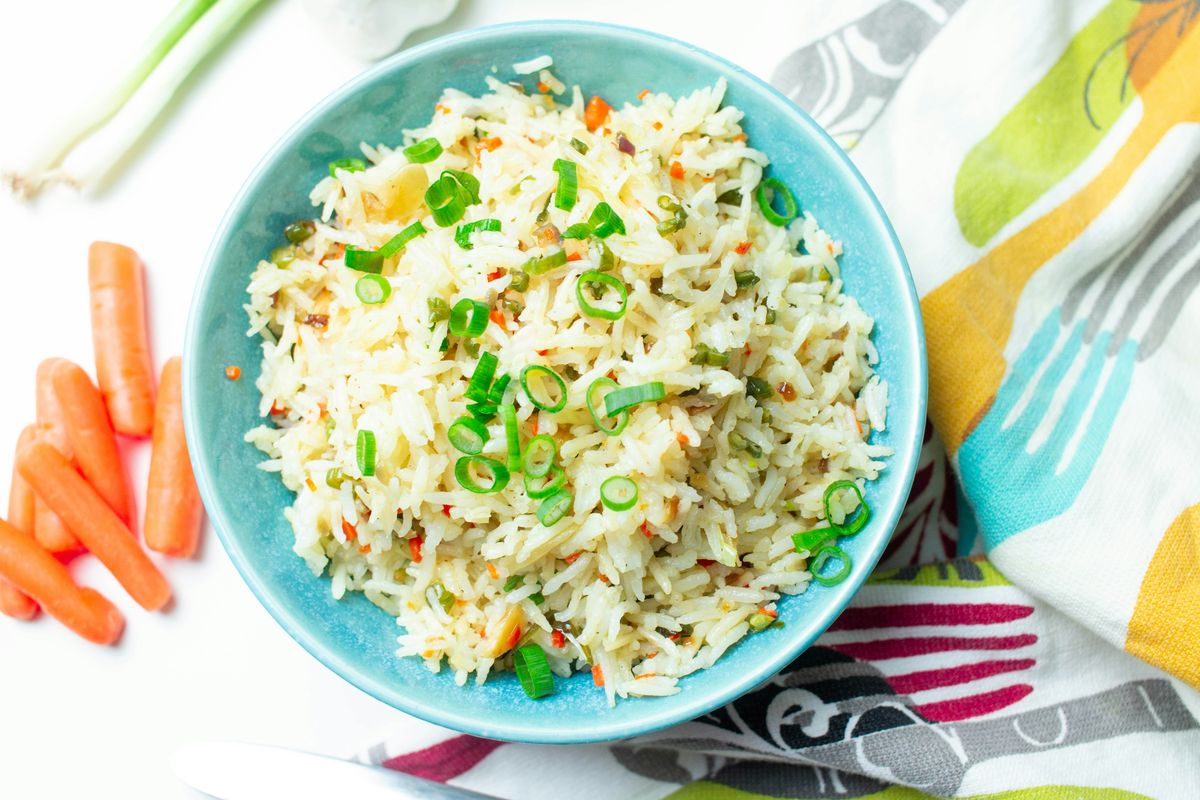 nasi goreng bawang putih, nasi goreng sederhana, Cara masak nasi goreng sederhana, nasi goreng tanpa kecap, cara masak nasi goreng sederhana, Cara Masak Nasi Goreng Sederhana Tanpa Kecap, Cuma Bawang Putih dan Cabai Rawit HIjau