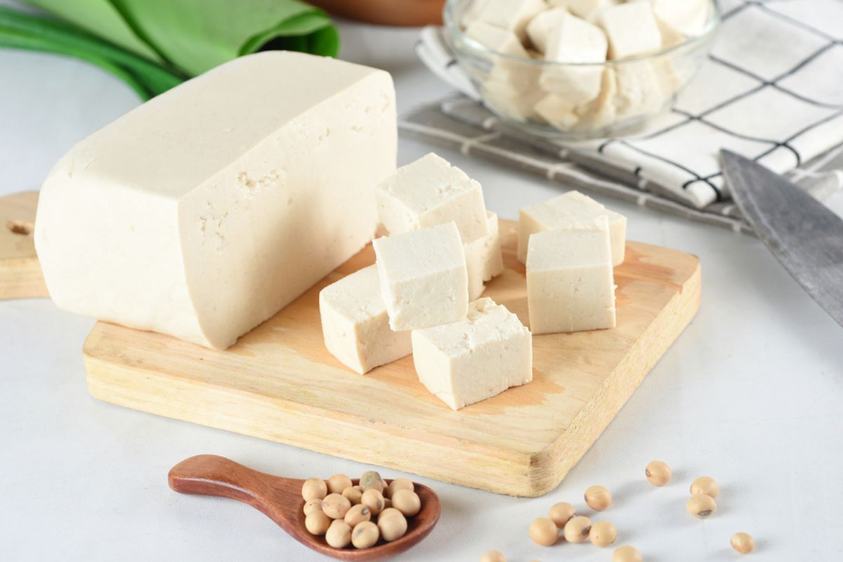 tahu, ide olahan tahu, Tahu cabe garam, resep, Sup tahu, Tahu saus tiram, Pepes tahu, Sapo tahu, 10 Ide Olahan Tahu Lezat untuk Menu Sehari-hari, 1. Tahu cabe garam, 2. Bola tahu keju, 3. Tahu berontak isi daging, 4. Sup tahu ala Chinese food, 5. Tahu saus tiram, 6. Mun tahu, 7. Tumis tahu bawang merah, 8. Pepes tahu udang, 9. Sapo tahu ala Chinese food, 10. Bola tahu kukus