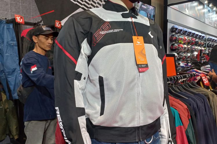 apparel berkendara, IMHAX, IMHAX 2025, pameran otomotif, Apparel berkendara, diskon helm, Indonesia Motorcycle Helmets Apparel Accessories Exhibition (IMHAX), Jaket Touring Serbaguna untuk Cuaca Tropis Indonesia