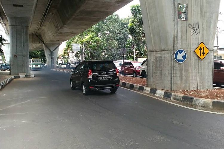 Ruas Jalan, Mobil Mewah, Denza D9, Pemutihan Pajak Kendaraan, Jadwal dan Lokasi CFD, Transjakarta, Ruas Jalan Jaksel Dialihkan, Video Bus Kebanjiran