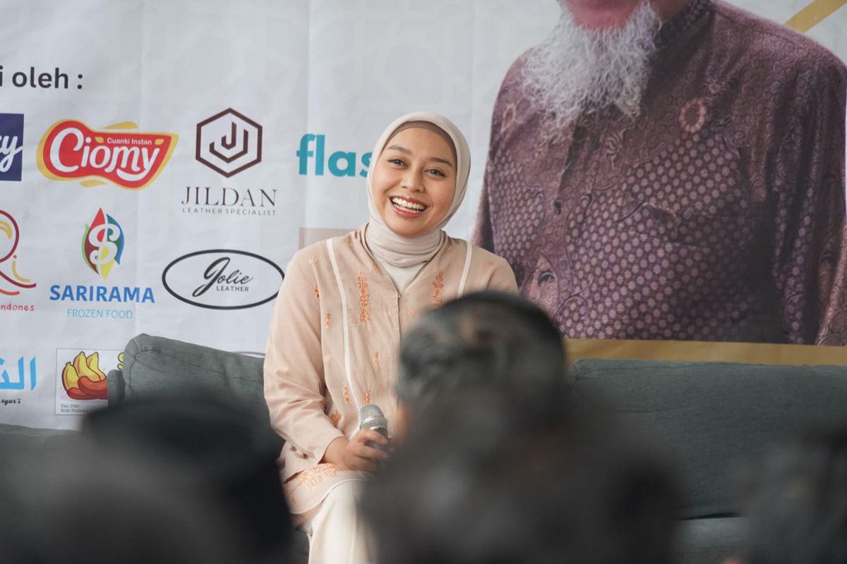 Dedi Mulyadi, pelayanan publik, Gubernur Jawa Barat, wakil bupati garut putri karlina, wakaf masjid, abenk marco preman pensiun, Usai Ditegur Dedi Mulyadi, Wabup Putri Karlina Minta Maaf soal Layanan Publik Garut