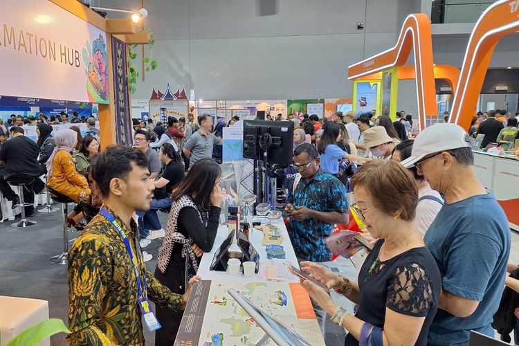 Kemenparekraf, rumah makan padang, matta fair 2025, turis malaysia jatuh di rinjani, Tarik Turis Malaysia, Kemenpar Hadirkan Rumah Makan Padang di Matta Fair 2025