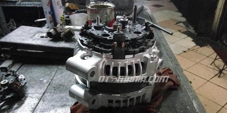 mobil, kendaraan bermotor, tips otomotif, alternator, otopedia, Alternator mobil, Ini Bedanya Alternator dan Dinamo Starter pada Mobil