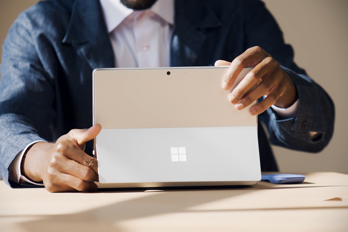 Microsoft, Intel, Panther Lake, privacy screen, Microsoft Surface, Surface Laptop 8, Microsoft Surface Laptop 8 dan Surface Pro 12 Resmi, Bawa Prosesor Intel Panther Lake
