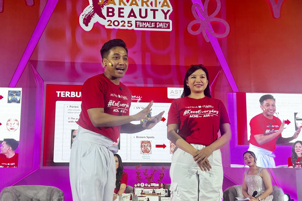 Bubah Alfian, tips makeup, kulit sensitif berjerawat, Jakarta X Beauty 2025, jakarta x beauty 2025, makeup kulit sensitif, makeup untuk kulit sensitif berjerawat, tips makeup untuk kulit sensitif, makeup untuk kulit sensitif, 4 Tips Makeup untuk Kulit Sensitif dan Berjerawat ala Bubah Alfian, 1. Perhatikan kandungan produk, 2. Aplikasikan dengan lembut, 3. Pilih foundation ringan dan tidak terlalu tebal, 4. Dukung dengan suplemen kulit dari dalam