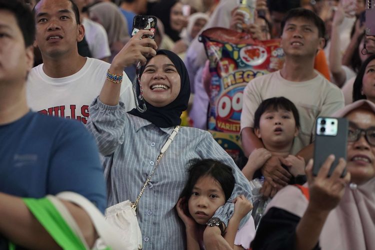 PRJ 2025, jakarta fair 2025, pekan raya jakarta 2025, prj 2025 sampai kapan, jakarta fair dimana, BERITA FOTO: Kemeriahan Pekan Raya Jakarta 2025, Berburu Kuliner hingga Tas Jumbo Unik