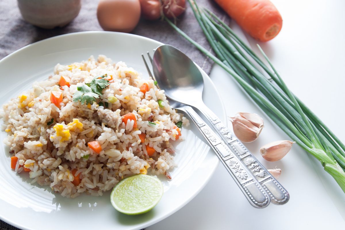 resep nasi goreng enak, Resep nasi goreng enak, resep nasi goreng sederhana, resep nasi goreng simple, cara membuat nasi goreng sederhana, resep nasi goreng sayur frozen, resep nasi goreng sayur sehat, Resep Nasi Goreng Enak untuk Bekal ke Kantor, Pakai Bumbu Iris