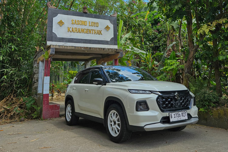 Suzuki Grand Vitara, efisiensi bahan bakar, pengalaman pengguna, Smart Hybrid Vehicle, Curhat Pengguna Suzuki Grand Vitara 2024: Fun, Irit, Bukan Responsif, Pengalaman dengan Grand Vitara, Kenyamanan dan Fitur Unggulan, Konsumsi BBM, Kekurangan , Kesimpulan