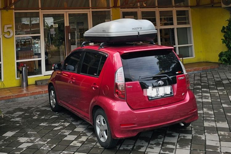 Daihatsu Sirion, mesin K3-VE, Daihatsu Sirion Bekas 10 Tahun: Kisah Asik dan Pahit Pemiliknya, Irit dan Part Melimpah, Bantingan Keras dan Kurang Kedap, Sempat Overheat dan Turun Mesin, Biaya Perawatan dan Pajak