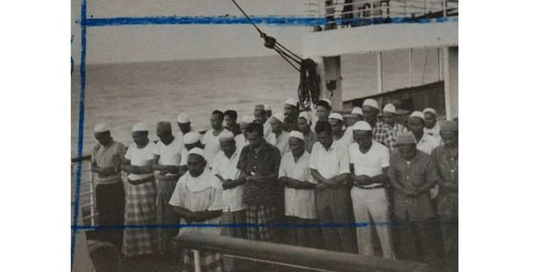 haji, jalur laut ibadah haji, Haji, Naik Haji, transportasi haji, naik haji, berangkat haji, sejarah haji indonesia, haji pakai kapal laut, berangkat haji naik kapal laut, kapal laut haji, kapal laut pergi haji, perjalanan haji Indonesia, kapal haji Soekarno, sejarah kapal laut haji, Dulu Naik Kapal, Kini Akan Diulang? Sejarah Perjalanan Haji Lewat Laut dari Indonesia, Kilas Balik: Perjalanan Panjang Ibadah Haji Lewat Laut, Jalur Laut yang Penuh Perjuangan, Sejarah Panjang Haji di Nusantara, Kapal Haji dan PT. Arafat, Era Modern: Reformasi dan Undang-Undang Haji