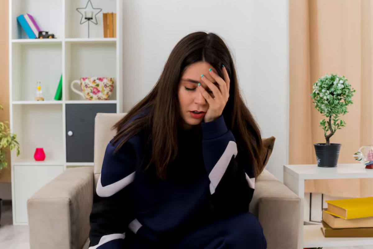 tips mengurangi stres, tips mencegah stres, 6 Tips Mencegah Stres akibat Permasalahan Negara Menurut Psikolog, 1. Selang-seling mengonsumsi berita, 2. Lakukan pernapasan dalam secara rutin, 3. Olahraga ringan setiap hari, 4. Menulis jurnal atau menyalurkan pikiran lewat tulisan, 5. Fokus pada lingkup terdekat, 6. Mengelola ekspektasi