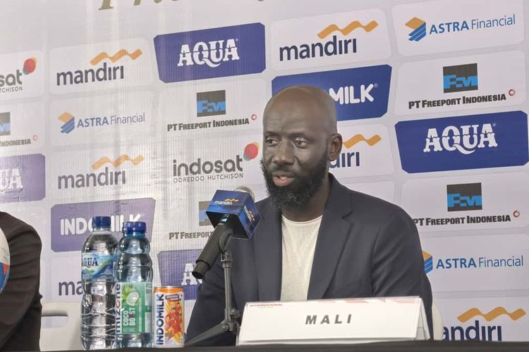 Mali, uji coba, Timnas U22 Indonesia, Timnas Indonesia, FIFA Matchday November 2025, Fousseni Diawara, pelatih mali u23, Dukungan Tak Terduga di Pakansari Buat Pelatih Mali U23 Terkejut