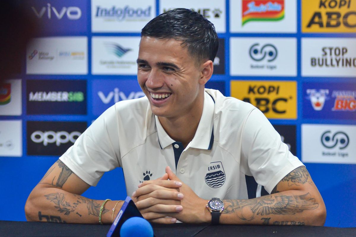 Timnas Indonesia, Persib Bandung, Pratama Arhan, hasil Persib Bandung vs Persebaya Surabaya, hasil Persib vs Persebaya, AFC Champions League Two, Eliano Reijnders, Super League 2025-2026, Bojan Hodak, skor Persib Bandung vs Persebaya Surabaya, Eliano Reijnders Ukir Debut di Persib, Antusias Menuju AFC Champions League 2