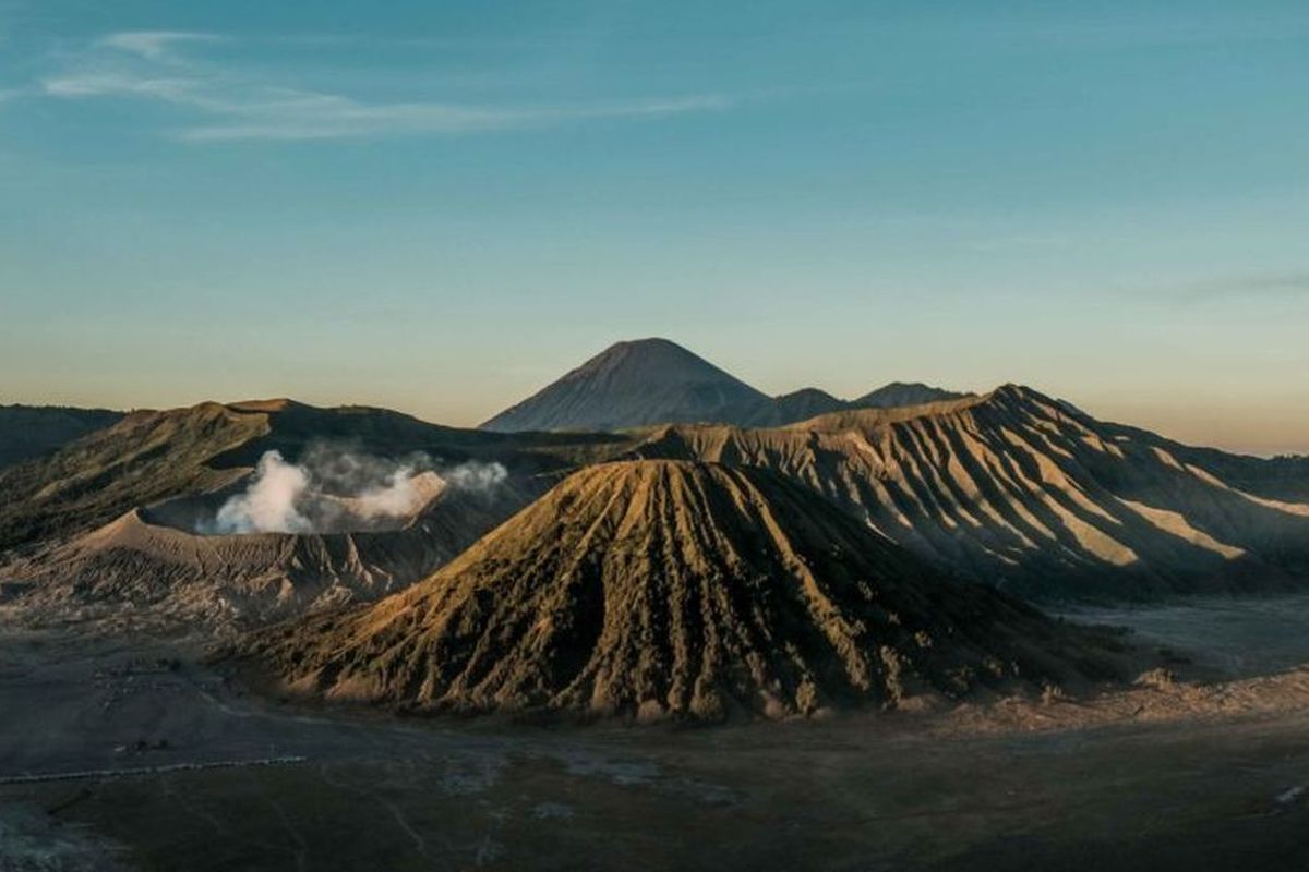Bromo Tengger Semeru, JLKT, Gunung Bromo, Jawa Timur, Khofifah Indar Parawansa, Ada Jalur Lingkar Kaldera Tengger di Gunung Bromo, Apa Itu?