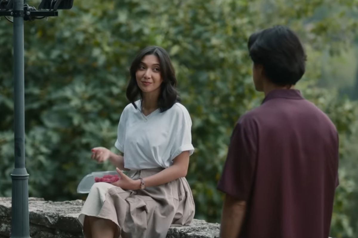 berlian, perhiasan, mata, cinta, Frank & co., Sore: Istri dari Masa Depan, Tatapan Mata Penuh Cinta di Film “Sore: Istri dari Masa Depan” Jadi Sorotan, Bagaimana Penjelasan Ilmiahnya?