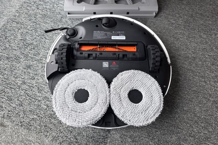 Xiaomi, Xiaomi Robot Vacuum 5, bersih-bersih, Saya Tes Xiaomi Robot Vacuum 5, Hasilnya Cocok Buat yang Capek Ngepel Manual,  Isi paket pembelian Xiaomi Robot Vacuum 5 harga Rp 9 juta., Base station besar dengan fungsi “serba otomatis”, Daya hisap 20.000 Pa dan anti rambut kusut, Vacum dan pel pintar, karpet tetap kering, Tes singkat, hasilnya meyakinkan