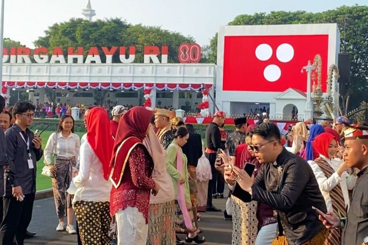 Jakarta, upacara pengibaran bendera merah putih, upacara penurunan bendera merah putih, HUT ke-80 RI, upacara hut ke-80 ri, Link Live Streaming Upacara HUT ke-80 RI di Istana Merdeka, Rangkaian Acara HUT ke-80 RI, Link Live Streaming Upacara 17 Agustus 2025 , Susunan Upacara Pengibaran Bendera Merah Putih, Susunan Upacara Penurunan Bendera Merah Putih
