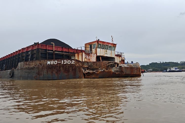 Jembatan Mahakam Ulu, tongkang batu bara, Kaltim, Samarinda, Sering Ditabrak Tongkang Batu Bara, Begini Letak Geografis dan Sejarah Jembatan Mahakam Ulu