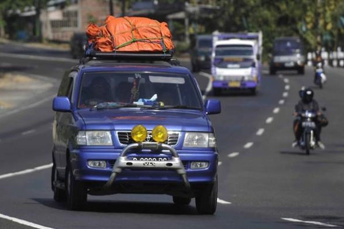 mobil, aman berkendara, barang bawaan, atap mobil, mudik aman, Jangan Sembarang Bawa Barang di Atap Mobil Saat Mudik